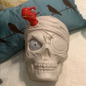 Dino Island ZURU Smashers Giant Red Light Right Eye and Sound Skull. Empty Shell